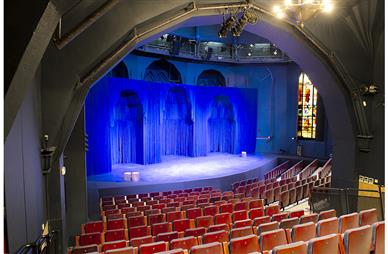 Fotografía de Ernesto Serrano para la exposición “Cartografía teatral. Una aproximación a partir del estudio del lugar del espectáculo en Barcelona y Madrid”, 2018