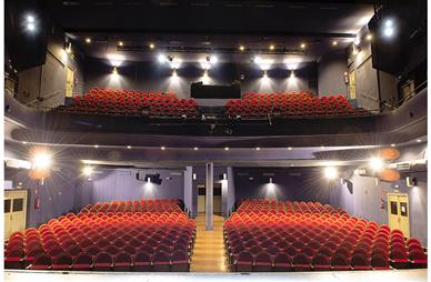 Fotografía de Ernesto Serrano para la exposición “Cartografía teatral. Una aproximación a partir del estudio del lugar del espectáculo en Barcelona y Madrid”, 2018