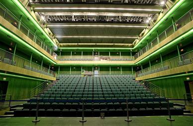 Sala Verde. Fotografía de Daniel Leben, 2018 (Fuente: https://es.wikipedia.org/wiki/Teatros_del_Canal [Consultado el 15 de abril de 2020] ) 