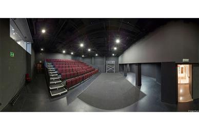 Interior de Sala Margarita Xirgú (De Sergio Parra, obtenida en https://www.teatroespanol.es/espacios)