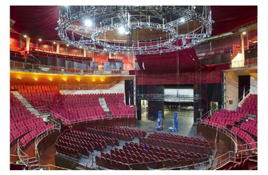 Fotografía de Ernesto Serrano para la exposición “Cartografía teatral. Una aproximación a partir del estudio del lugar del espectáculo en Barcelona y Madrid”, 2018